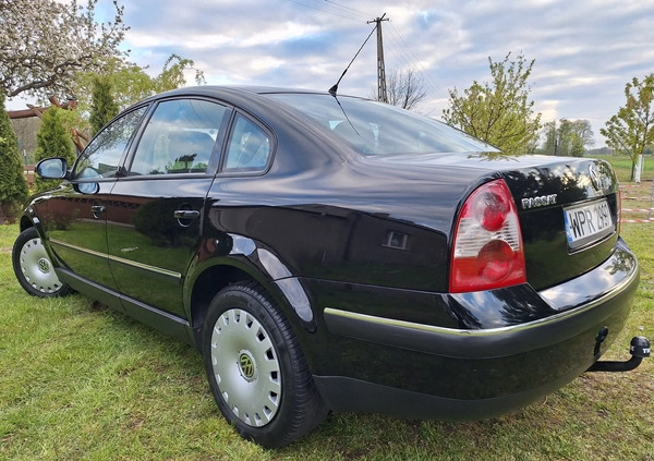 Volkswagen Passat cena 12400 przebieg: 206321, rok produkcji 2004 z Skępe małe 67